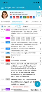 Screenshot der medatixx-App auf einem Smartphone mit der Dokumentationsansicht der Patientin Nina Allnigel, die einen chronologischen Behandlungsverlauf mit Rezepten, ICD-10-Diagnosen, Vitalwerten (Blutdruck, Gewicht), Befundtext und ambulanter Behandlung für Q4/2024 zeigt.