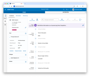 Screenshot der CGM Praxis Software mit geöffneter Karteikarte einer Patientin, chronologischer Sitzungs-Zeitleiste und Therapieübersicht in der Seitenleiste.
